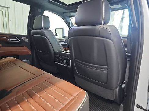 Used 2024 GMC Sierra 3500 Denali Ultimate AWD/4WD image 30