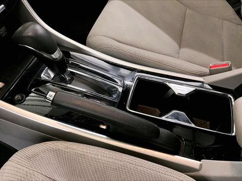 Used 2017 Honda Accord EX image 17