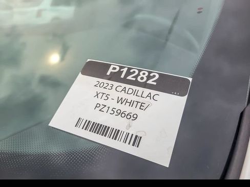 Certified 2023 Cadillac XT5 Premium Luxury AWD/4WD image 29