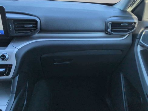 Used 2022 Ford Explorer XLT image 17