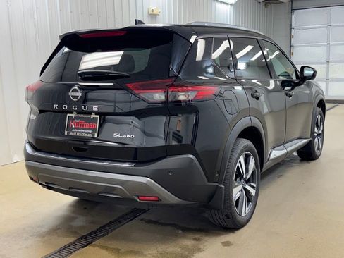 Used 2023 Nissan Rogue SL w/ SL Premium Package image 5
