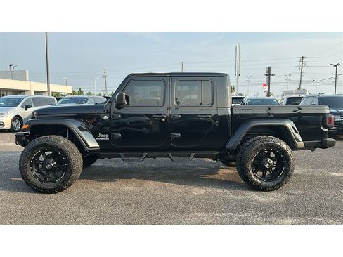 Used 2021 Jeep Gladiator Overland w/ Popular Equipment Package AWD/4WD image 2