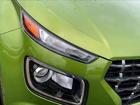 Used 2023 Hyundai Venue SEL FWD image 28
