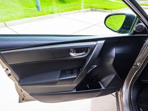 Used 2019 Toyota Corolla LE FWD image 32