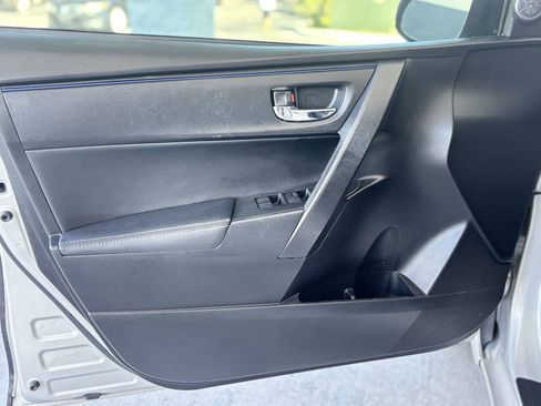 Used 2019 Toyota Corolla SE w/ SE Premium Package FWD image 12