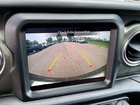 Used 2022 Jeep Wrangler Unlimited Sahara w/ LED Lighting Group AWD/4WD image 25