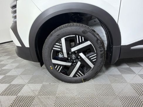 New 2026 Nissan Kicks SV w/ SV Premium Package FWD image 10