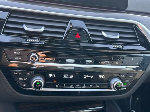 Used 2018 BMW 530i xDrive image 17