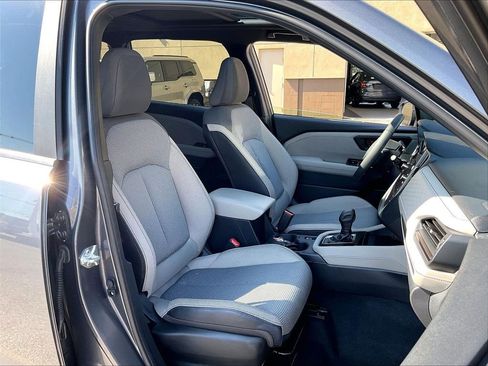 Used 2025 Subaru Forester Premium AWD/4WD image 11