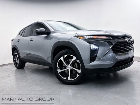 Used 2024 Chevrolet Trax RS w/ Driver Confidence Package image 1