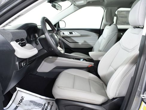 New 2026 Ford Explorer Active w/ Active Comfort Package image 6