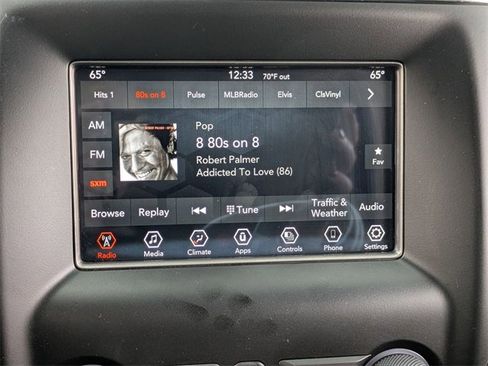 Used 2021 Jeep Grand Cherokee Laredo image 23