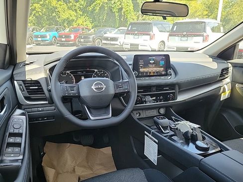 New 2026 Nissan Rogue SV image 18