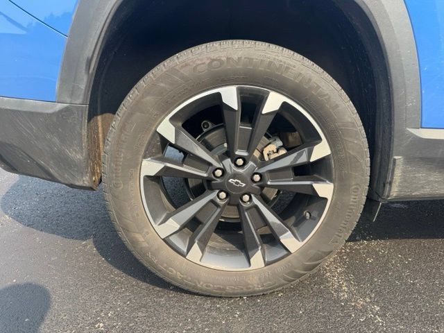 Used 2025 Chevrolet Equinox RS w/ Safety and Technology Package FWD image 9