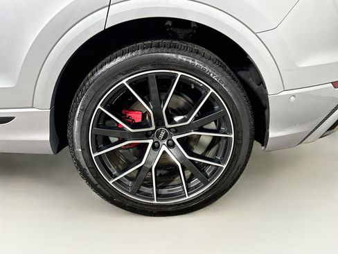 Used 2019 Audi Q8 Prestige AWD/4WD image 31