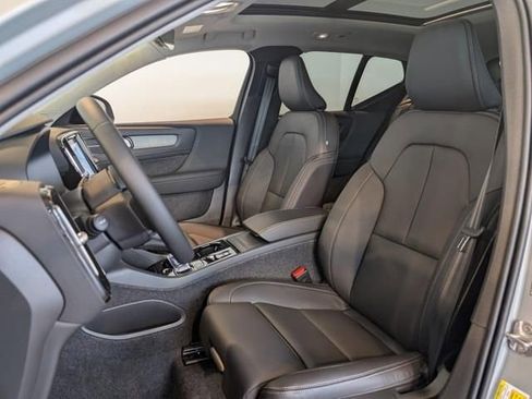 New 2026 Volvo XC40 B5 Ultra w/ Climate Package image 10