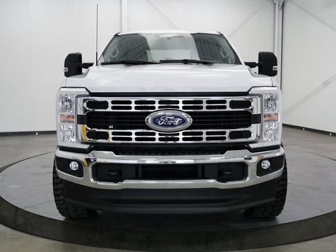Used 2023 Ford F350 XLT AWD/4WD image 2