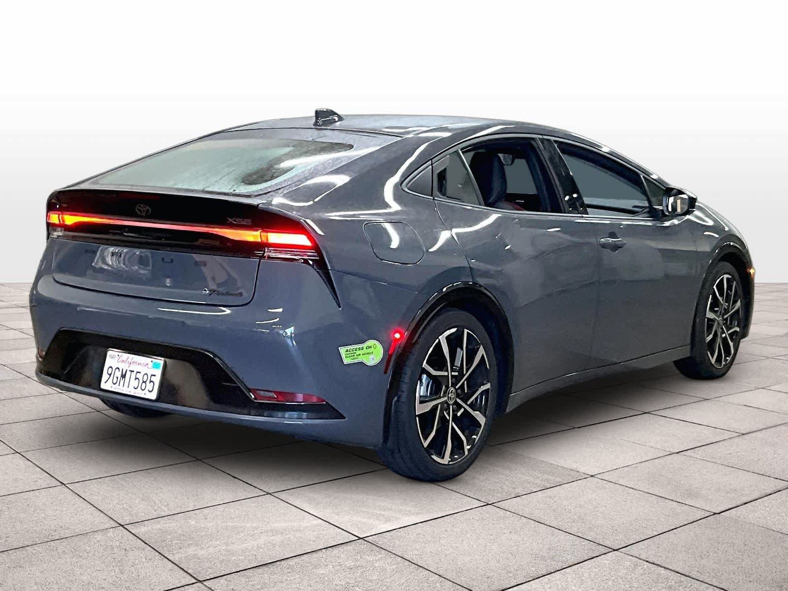 Used 2023 Toyota Prius Prime FWD image 15