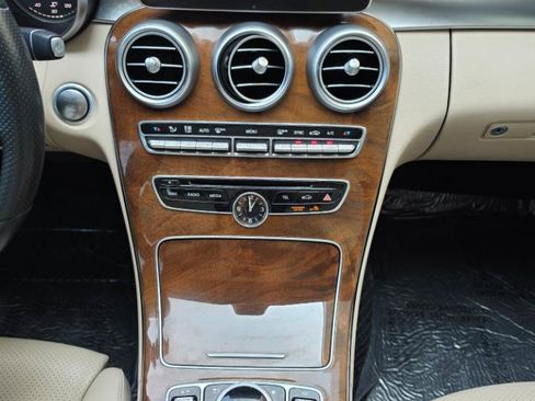 Used 2015 Mercedes-Benz C 300 4MATIC Sedan image 17