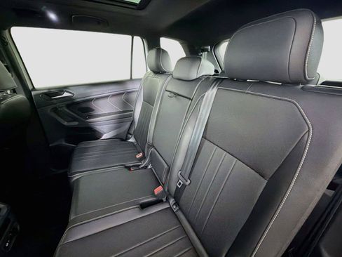 Used 2023 Volkswagen Tiguan SE R-Line FWD image 23