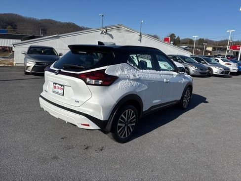 Used 2024 Nissan Kicks SR image 8