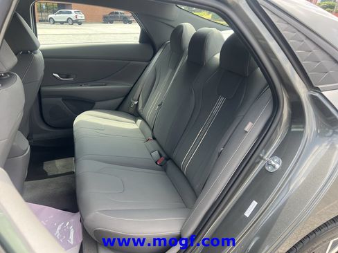 Used 2025 Hyundai Elantra Sport FWD image 20