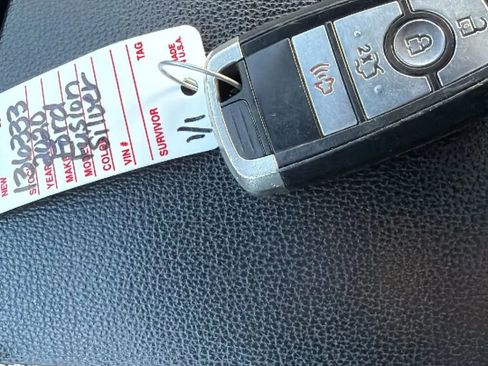 Used 2020 Ford Fusion SE image 38