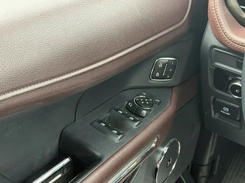Used 2023 Ford Expedition Limited AWD/4WD image 13