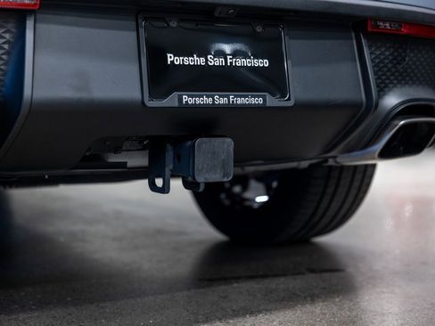 Certified 2025 Porsche Macan image 23