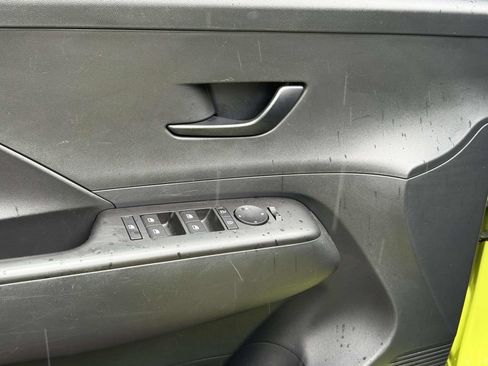 Used 2025 Hyundai Kona SEL FWD image 25