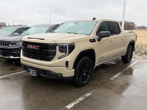 Used 2022 GMC Sierra 1500 Elevation image 1