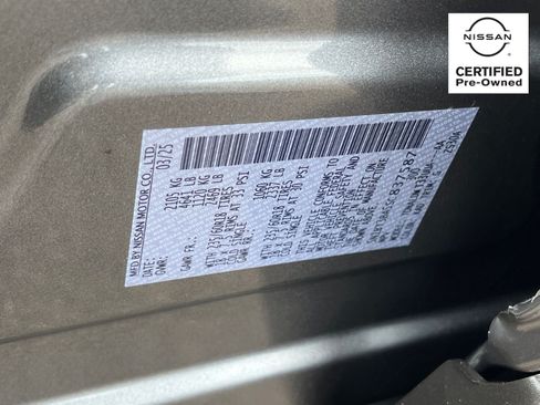 Certified 2025 Nissan Rogue SV FWD image 29