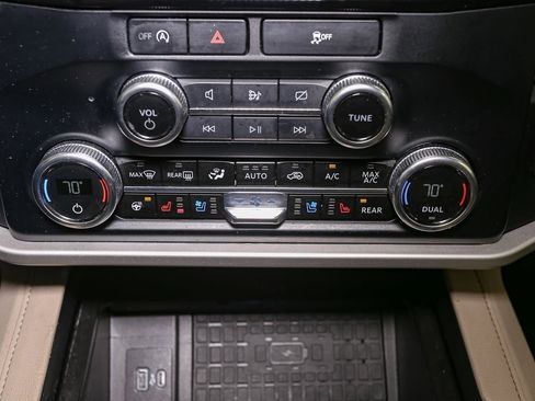 Used 2024 Ford Expedition Max Limited image 37