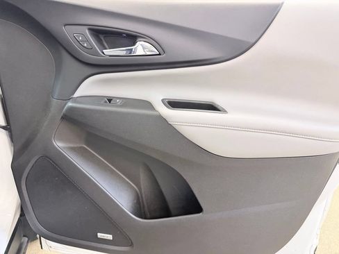 Used 2018 Chevrolet Equinox Premier AWD/4WD image 41
