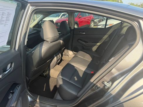 Used 2021 Nissan Altima 2.5 SL FWD image 29