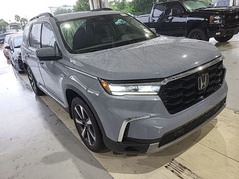 Used 2024 Honda Pilot Touring image 6