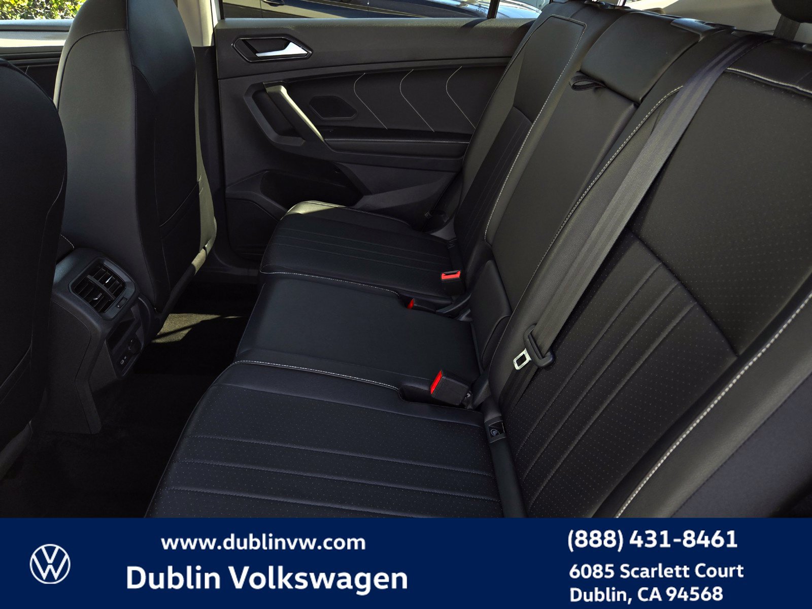 Certified 2023 Volkswagen Tiguan SE FWD image 11