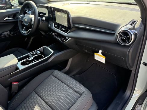 New 2026 Chevrolet Equinox LT w/ Safety and Technology Package image 30