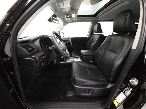 Certified 2022 Toyota 4Runner Limited AWD/4WD image 4