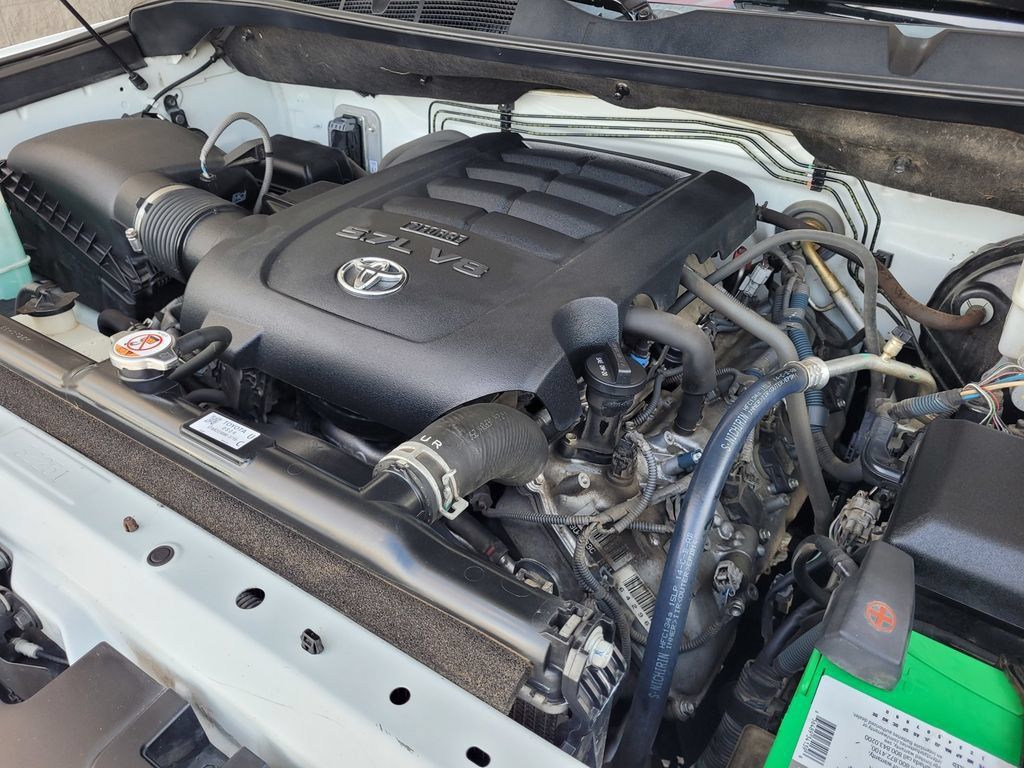 Used 2019 Toyota Tundra Limited w/ Limited Premium Package AWD/4WD image 15