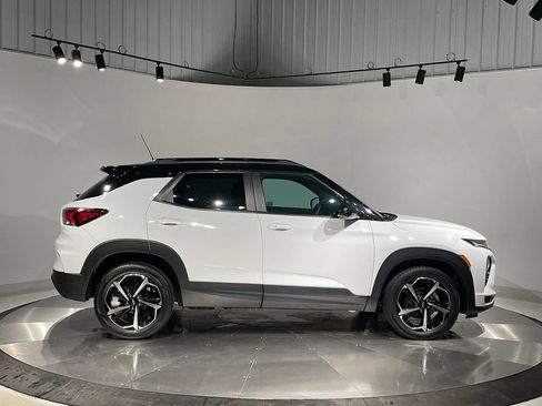 Used 2023 Chevrolet TrailBlazer RS FWD image 10