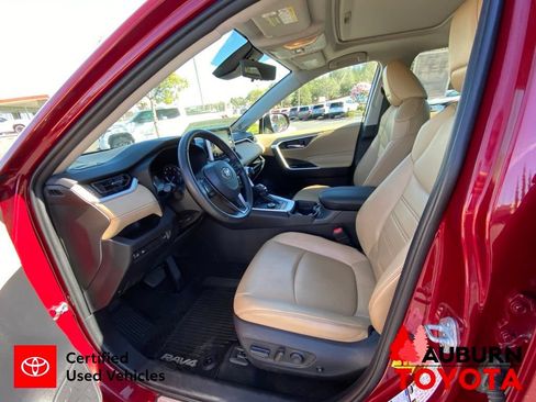 Certified 2021 Toyota RAV4 XLE Premium AWD/4WD image 34