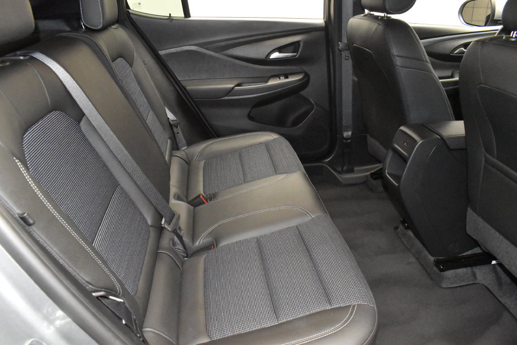 Used 2025 Buick Envista Preferred FWD image 27