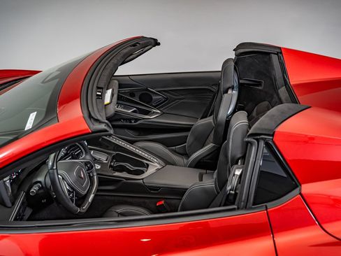 Used 2025 Chevrolet Corvette Z06 w/ Stealth Interior Trim Package RWD image 26