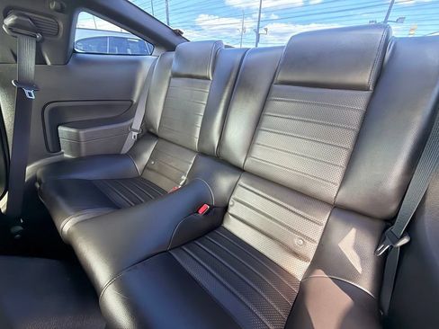 Used 2006 Ford Mustang GT RWD image 17