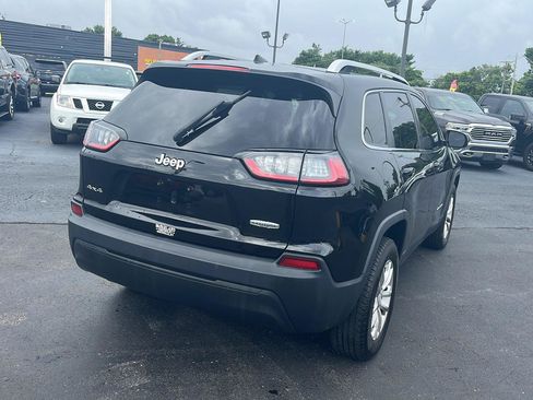 Used 2019 Jeep Cherokee Latitude w/ Cold Weather Group AWD/4WD image 5