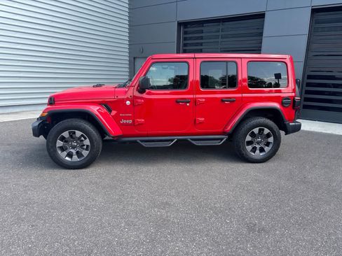 Used 2021 Jeep Wrangler Unlimited Sahara w/ Dual Top Group AWD/4WD image 2