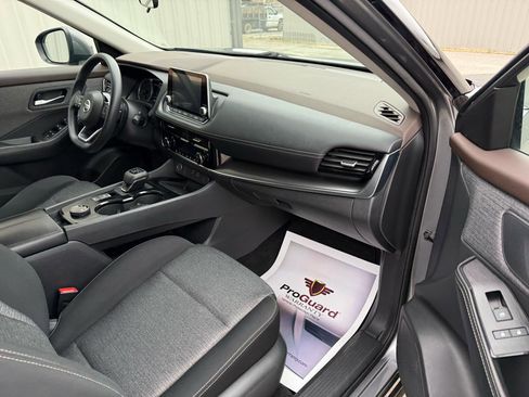 Used 2021 Nissan Rogue SV image 27