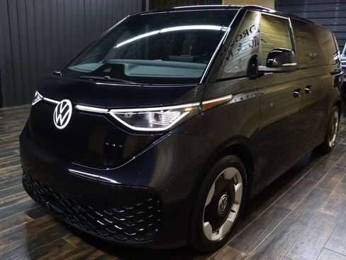 Used 2025 Volkswagen ID. Buzz Pro S RWD image 6