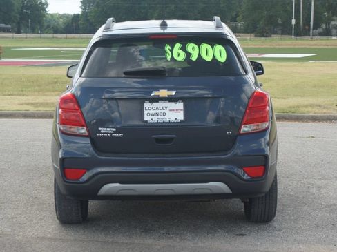 Used 2018 Chevrolet Trax LT w/ LT Convenience Package AWD/4WD image 3